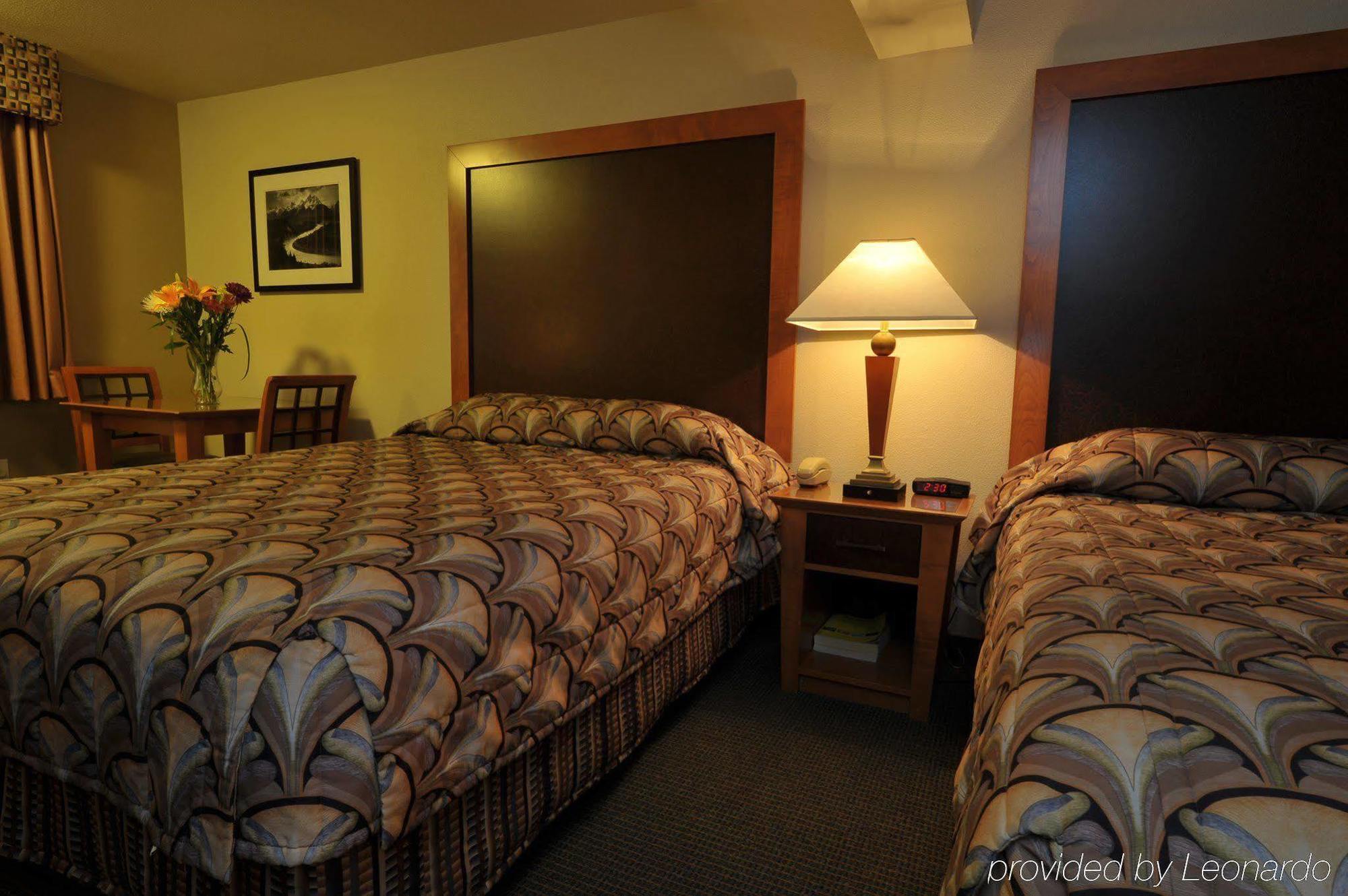 District By Oyo Convention Center Motel