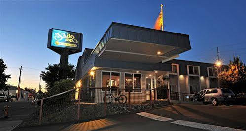 Motel District By Oyo Convention Center Portland