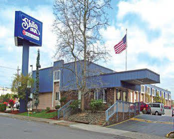 Motel District By Oyo Convention Center